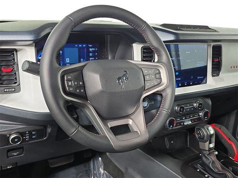 Used 2024 Ford Bronco Heritage Edition image 4