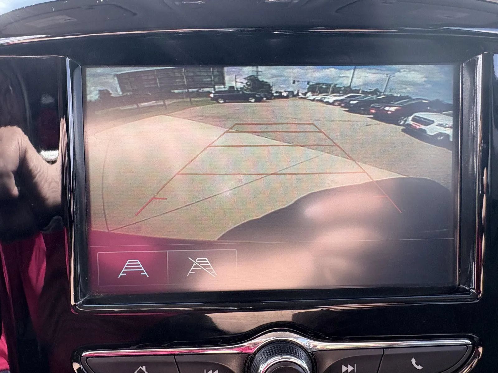 Used 2019 Chevrolet Traverse LS AWD/4WD image 17
