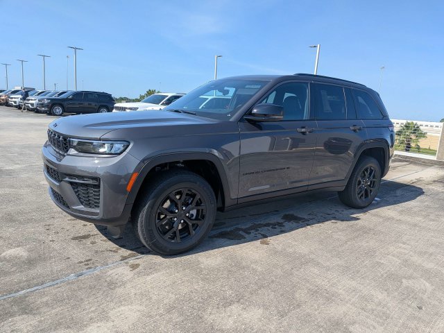 New 2026 Jeep Grand Cherokee Altitude RWD image 8