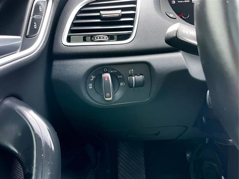 Used 2017 Audi Q3 2.0T Premium Plus w/ Premium Plus Package image 18