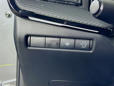 Used 2025 Nissan Kicks SR image 21