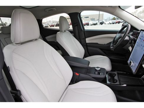 Used 2023 Ford Mustang Mach-E Premium image 27