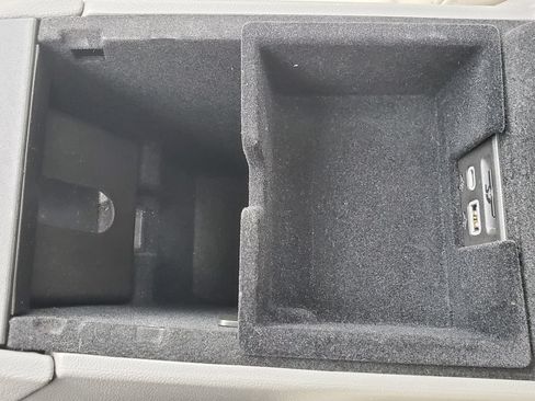 Certified 2024 Cadillac XT5 Premium Luxury w/ LPO, Floor Liner Package AWD/4WD image 32