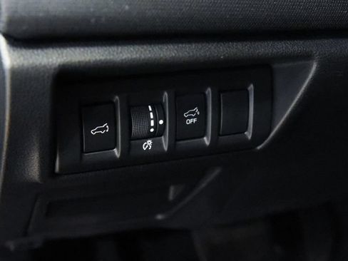 Used 2025 Subaru Outback Premium AWD/4WD image 25