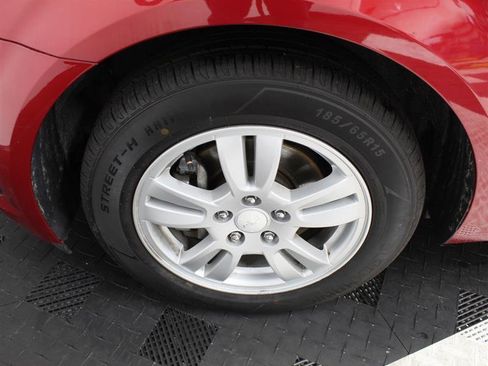 Used 2016 Chevrolet Sonic LT image 19