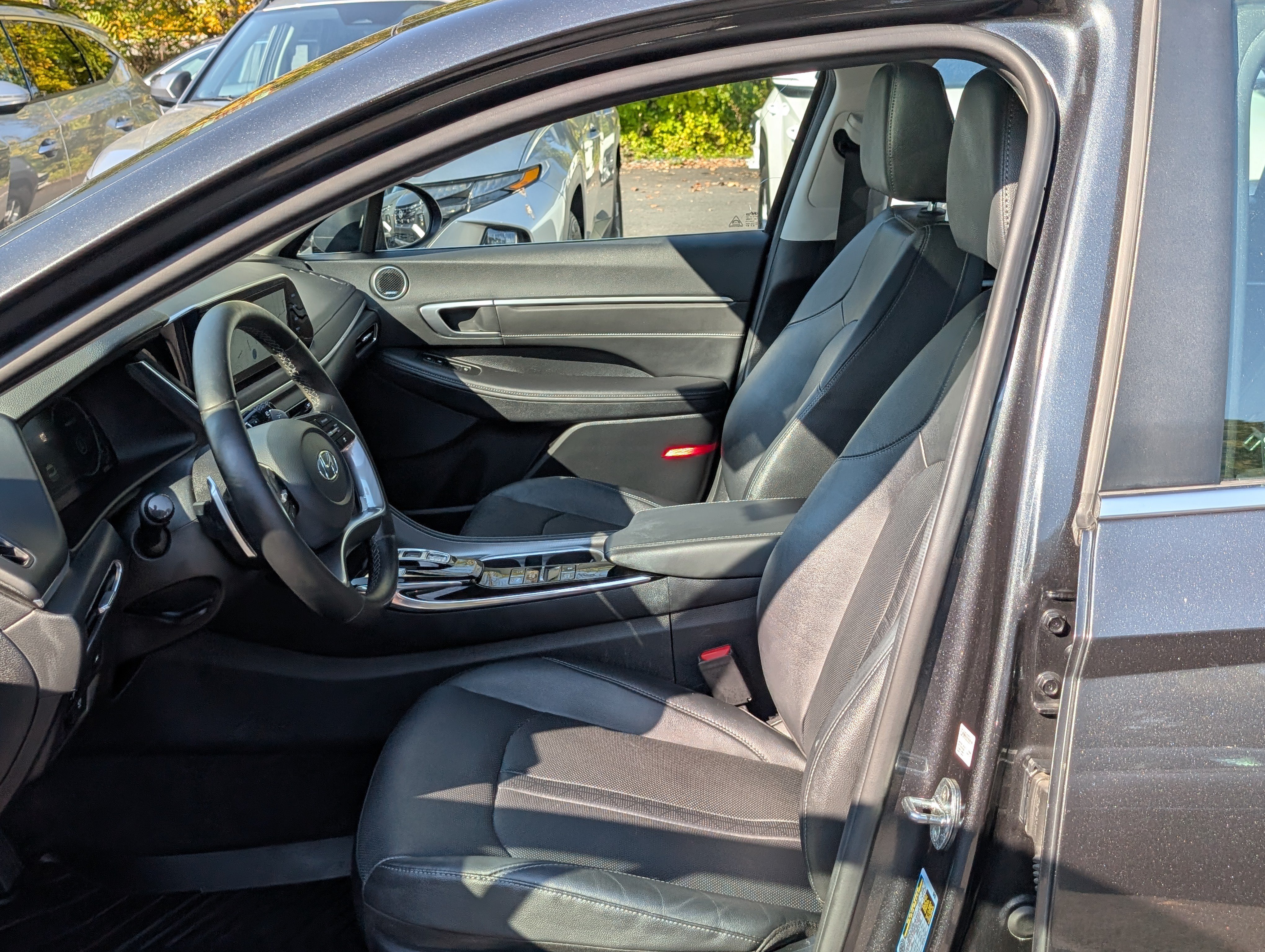 Used 2022 Hyundai Sonata Limited FWD image 12