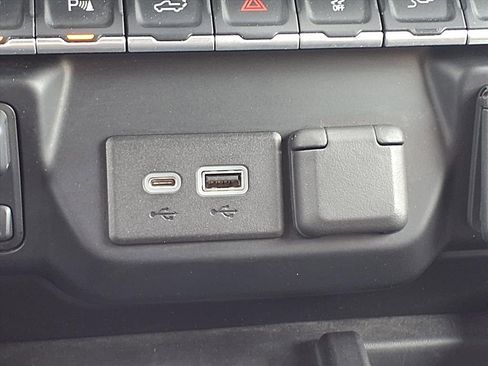 Used 2020 Chevrolet Silverado 2500 High Country w/ Technology Package image 22