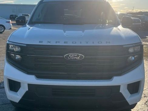 New 2026 Ford Expedition Active RWD image 3