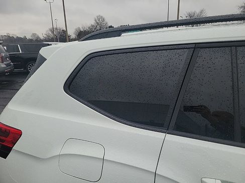 Used 2024 Volkswagen Atlas Peak Edition SE image 12