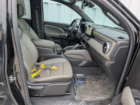 Used 2023 Chevrolet Colorado ZR2 w/ ZR2 Convenience Package III AWD/4WD image 20