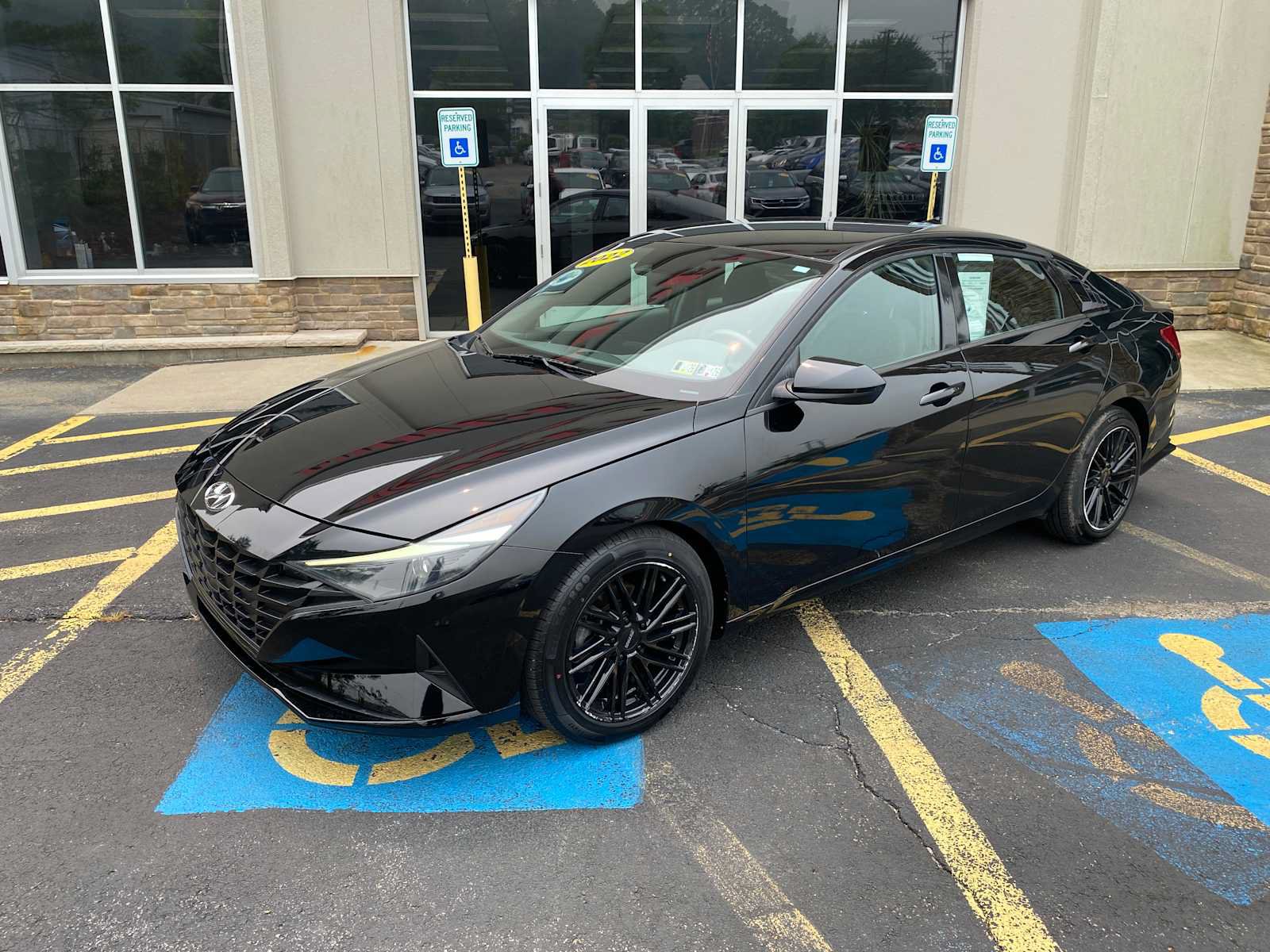 Used 2022 Hyundai Elantra SEL FWD image 2