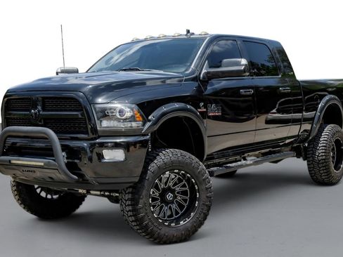 Used 2017 RAM 2500 Laramie w/ Sport Appearance Group AWD/4WD image 4