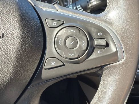 Used 2019 Buick Enclave Essence AWD/4WD image 11