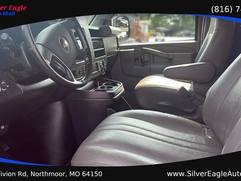 Used 2020 Chevrolet Express 2500 w/ Communications Package RWD image 9