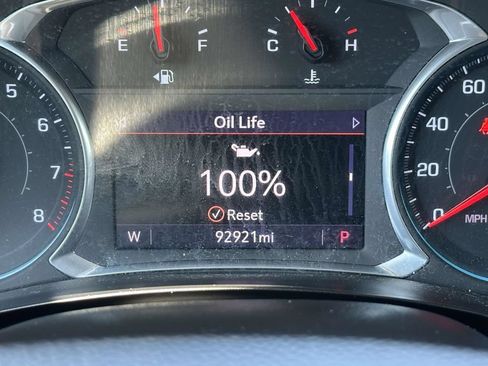 Used 2020 Chevrolet Traverse LT w/ Driver Confidence II Package AWD/4WD image 25