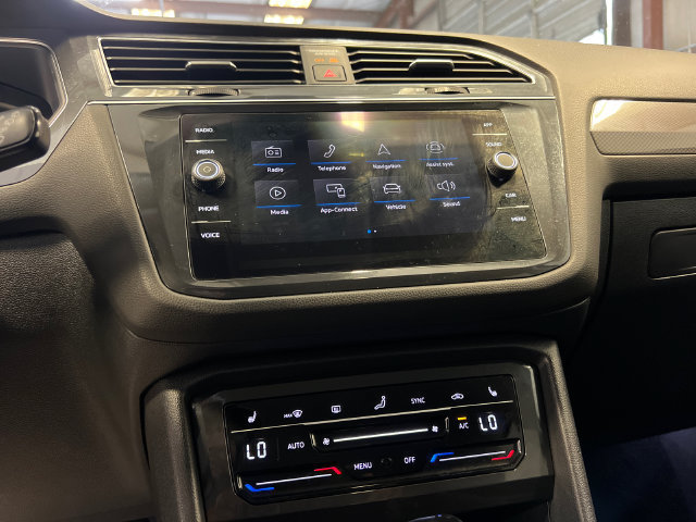 Used 2022 Volkswagen Tiguan SE FWD image 23