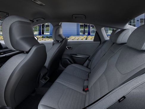 New 2025 Kia K4 EX image 18
