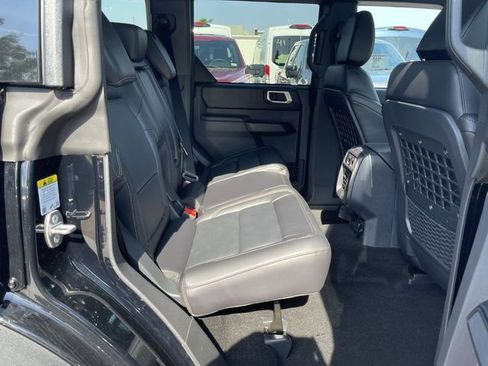New 2026 Ford Bronco Badlands w/ Sasquatch Package AWD/4WD image 23
