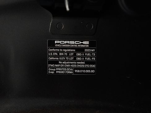 Certified 2023 Porsche Macan S AWD/4WD image 42