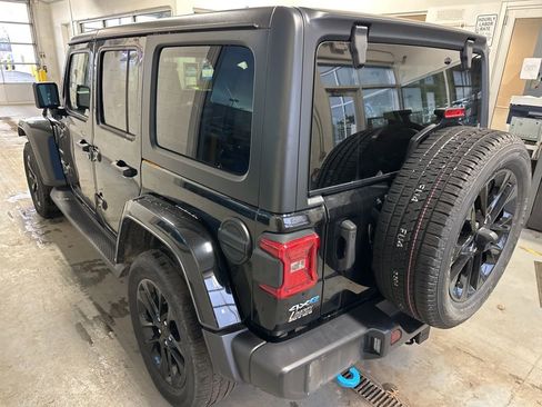 Used 2022 Jeep Wrangler Unlimited Sahara 4xe image 20