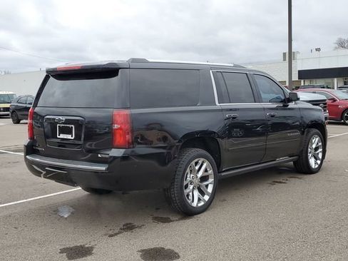 Used 2018 Chevrolet Suburban Premier image 3