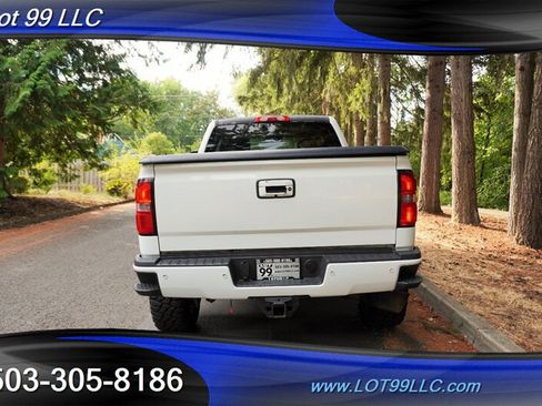 Used 2016 GMC Sierra 2500 Denali w/ Duramax Plus Package AWD/4WD image 9