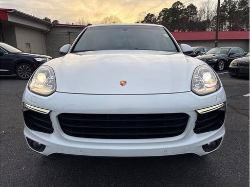 Used 2017 Porsche Cayenne Platinum Edition image 2