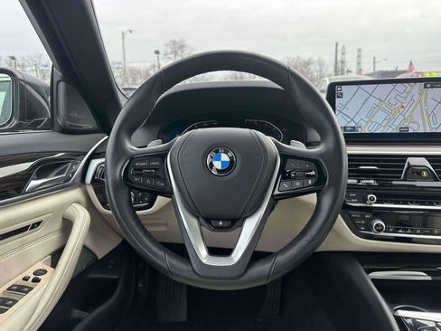 Used 2023 BMW 530i xDrive w/ Premium Package image 13