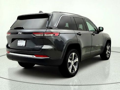 Used 2025 Jeep Grand Cherokee Limited AWD/4WD image 5