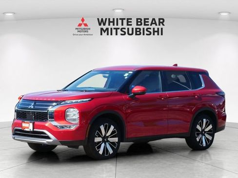 Used 2025 Mitsubishi Outlander SE AWD/4WD image 2