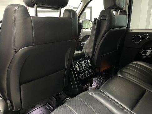 Used 2013 Land Rover Range Rover HSE image 18