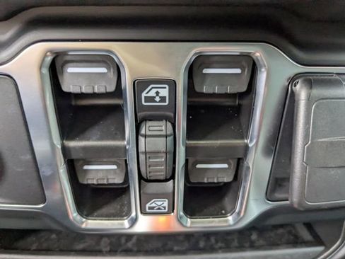 Used 2026 Jeep Wrangler Sport S image 21