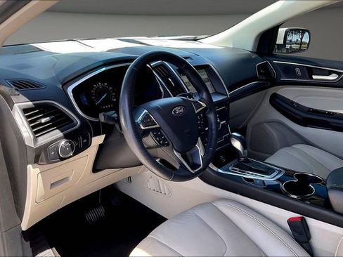 Used 2017 Ford Edge Titanium w/ Equipment Group 301A FWD image 12