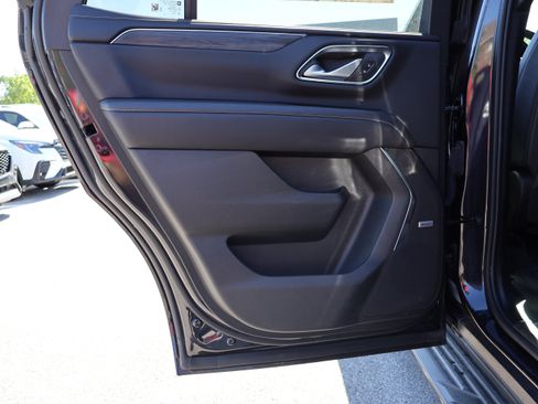 Used 2024 GMC Yukon SLT AWD/4WD image 21