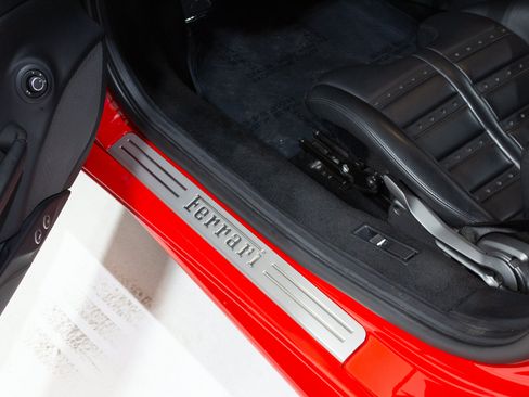 Used 2018 Ferrari 488 GTB RWD image 17