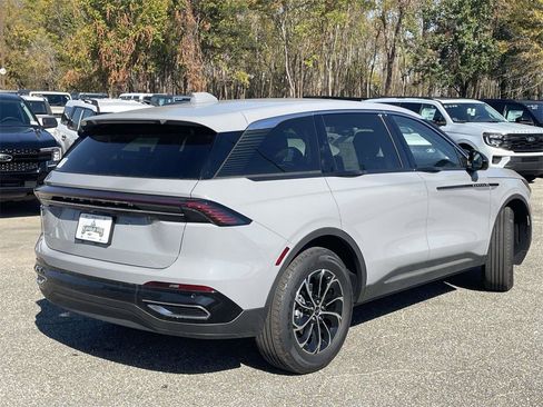 New 2026 Lincoln Nautilus Premier image 3