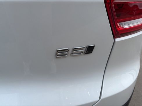 Certified 2025 Volvo XC40 B5 Plus image 7