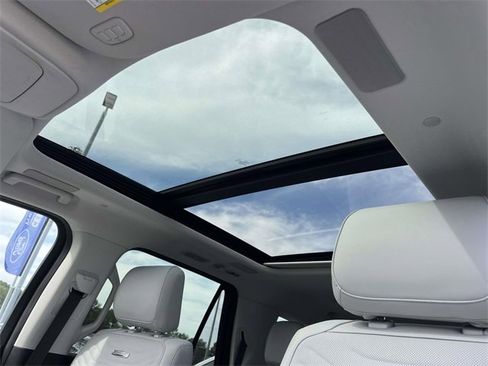 New 2025 Ford Expedition Max Platinum w/ Platinum Ultimate Package image 8