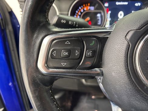 Used 2018 Jeep Wrangler Unlimited Sahara image 14