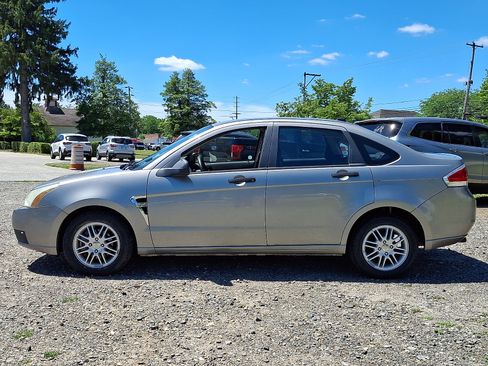 Used 2008 Ford Focus SE FWD image 4