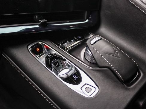 Used 2023 Chevrolet Corvette Stingray Premium Conv w/ Z51 Performance Package RWD image 19