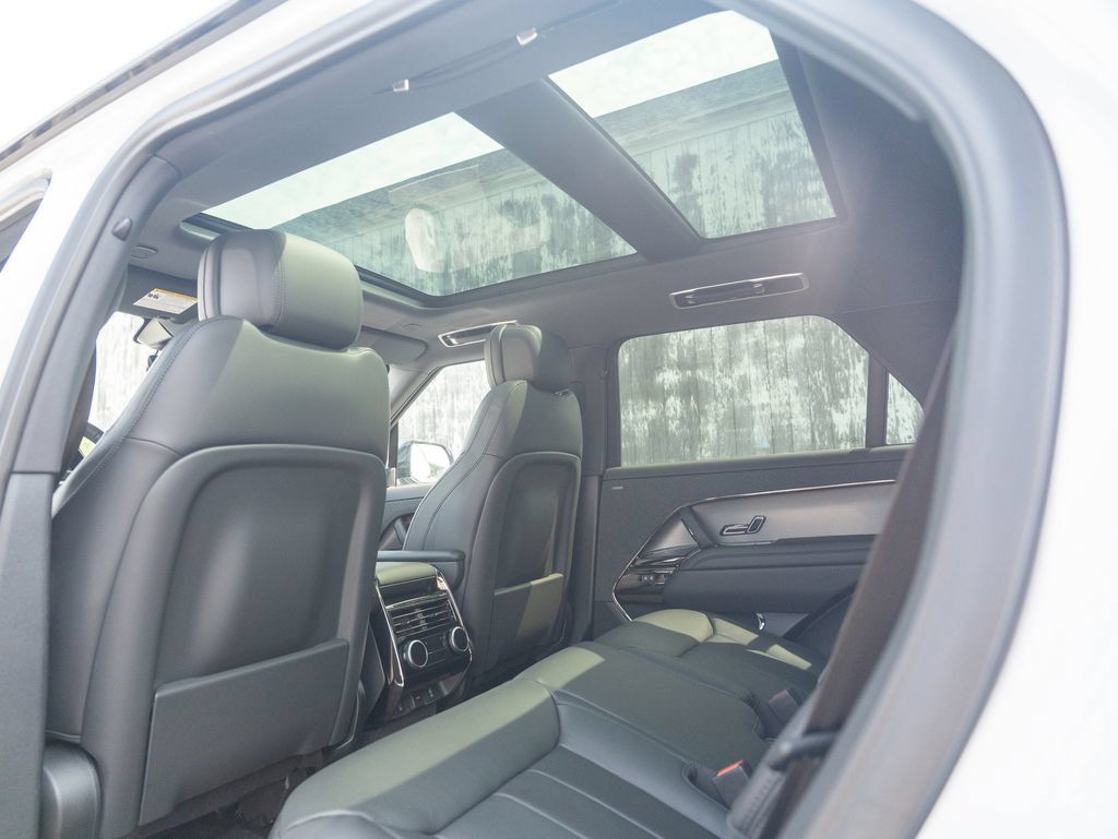 New 2026 Land Rover Range Rover Sport SE AWD/4WD image 22