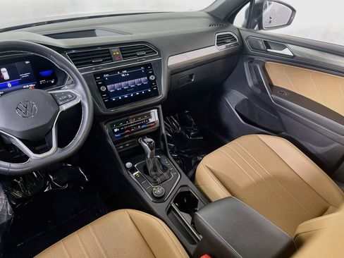 Used 2022 Volkswagen Tiguan SE AWD/4WD image 23