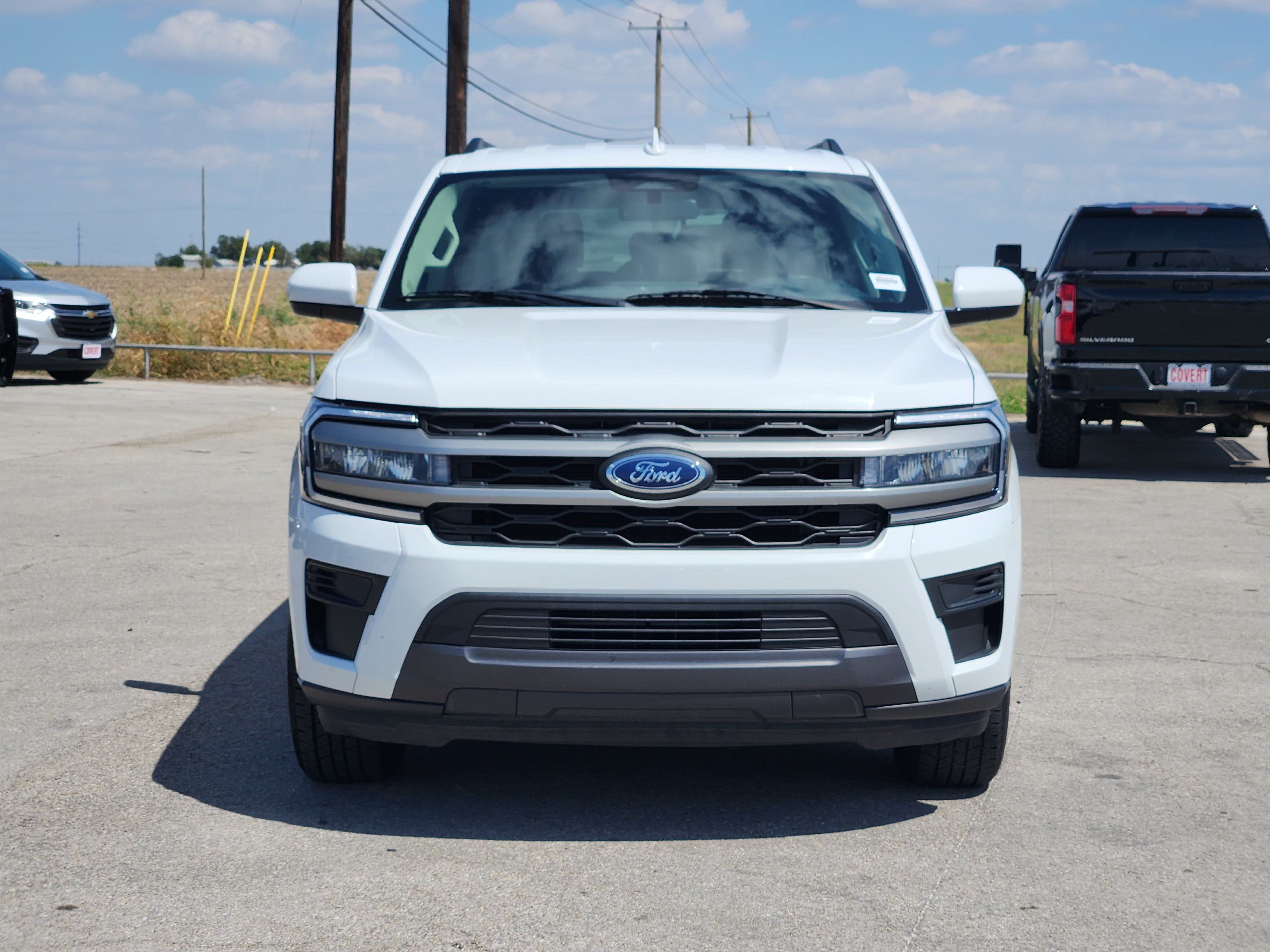 Used 2024 Ford Expedition Max XLT RWD image 2