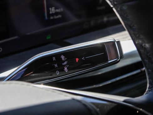 Used 2025 Cadillac Escalade IQ Sport 2 image 21