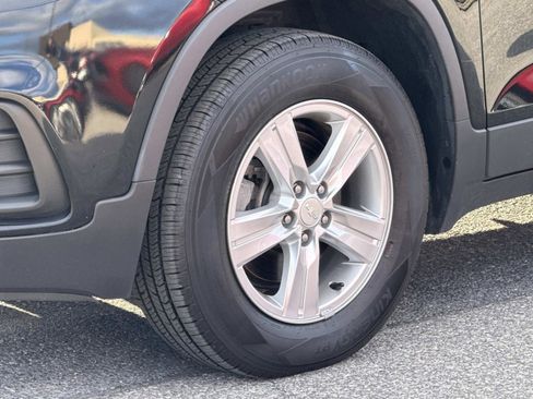 Used 2020 Chevrolet Trax LS w/ Tint and Cruise Package image 29