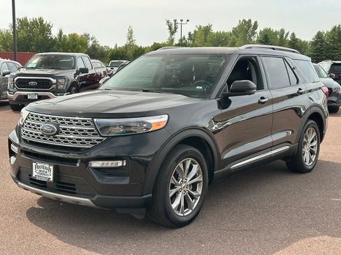 Used 2022 Ford Explorer Limited w/ Class IV Trailer Tow Package AWD/4WD image 4