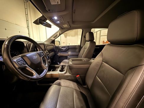 Used 2020 Chevrolet Silverado 1500 LT Trail Boss w/ Midnight Edition image 17