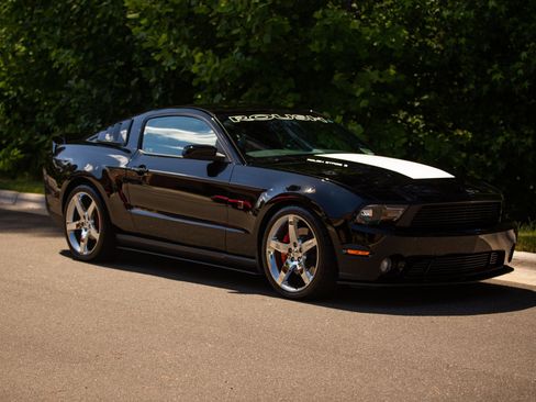 Used 2010 Ford Mustang GT RWD image 23