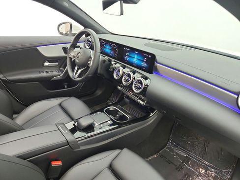 Used 2023 Mercedes-Benz CLA 250 image 25